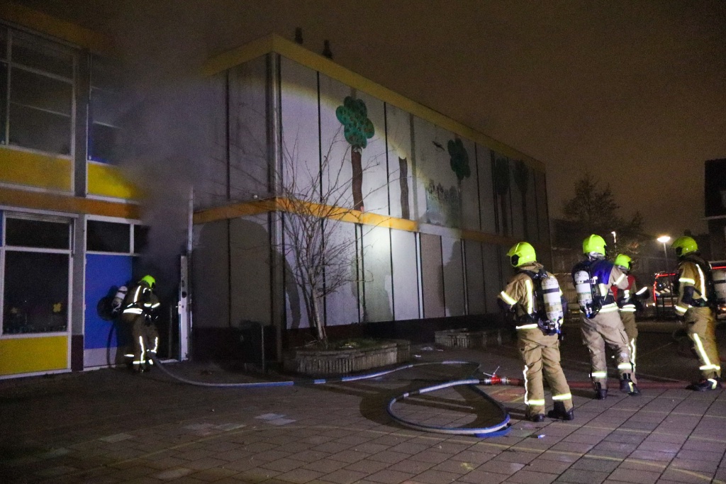 Schiedam24's tweet image. Burgemeester: ongekend drukke nacht voor hulpdiensten - brandweer moest 125 keer uitrukken in Schiedam schiedam24.nl/artikel/burgem…