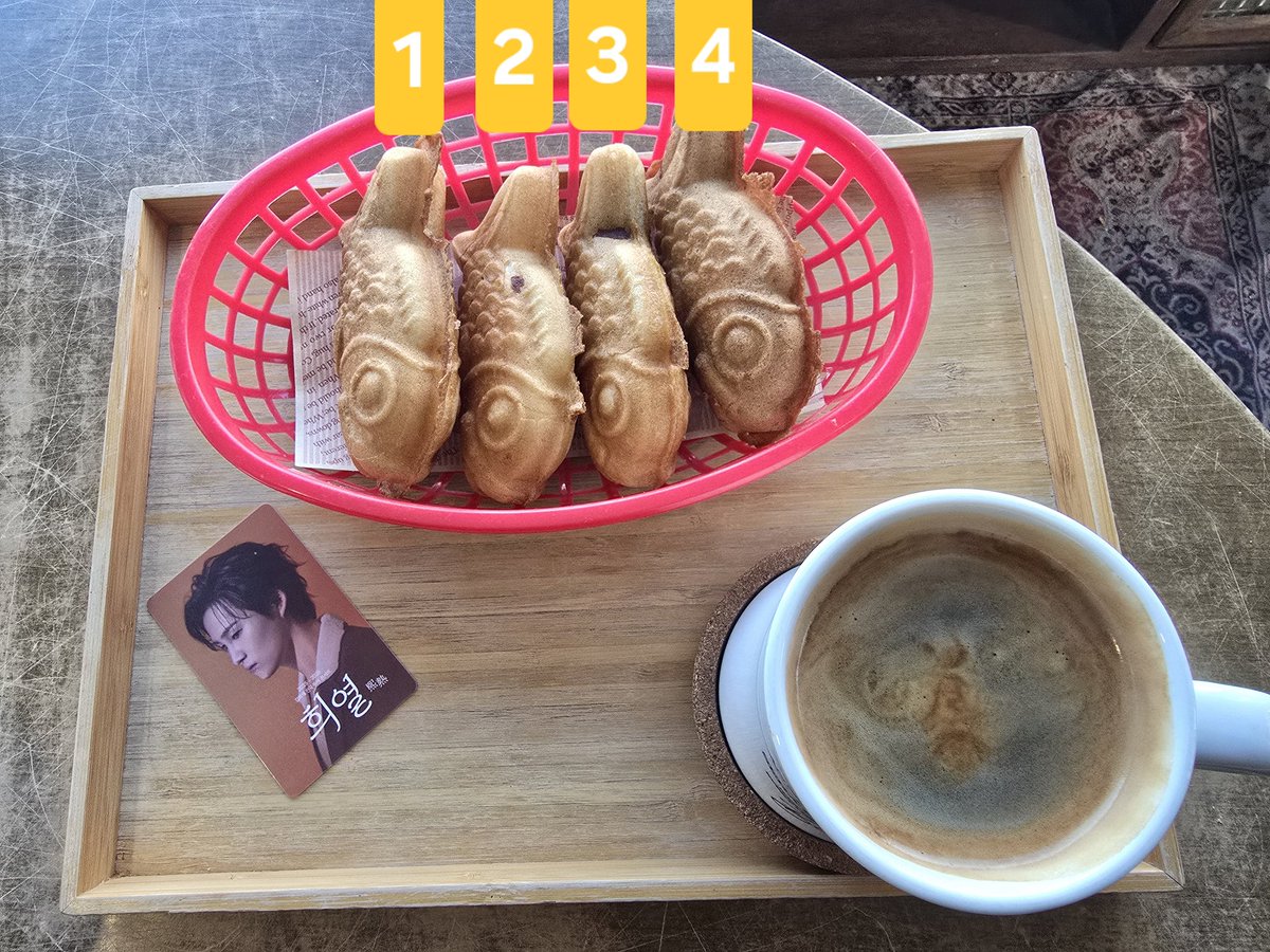 JSA77479856's tweet photo. 통영에서 뽈락빵 먹다가 

RT이벤트 합니다

저 뽈락빵 4개안에 들어간 소스(팥 슈크림 쵸코) 순서대로 맞추신 분께 엽서달력(받침대 나무는 ✖️) 앵콜콘 현장에서 드릴께요😆

인용으로 1234 소스 순서대로
그리고 아래 해시태그 넣어서 올려주세요
⬇️⬇️⬇️
#김희재 #희열앵콜콘서트 #올림픽홀 https://t.co/64wyjskQhI
