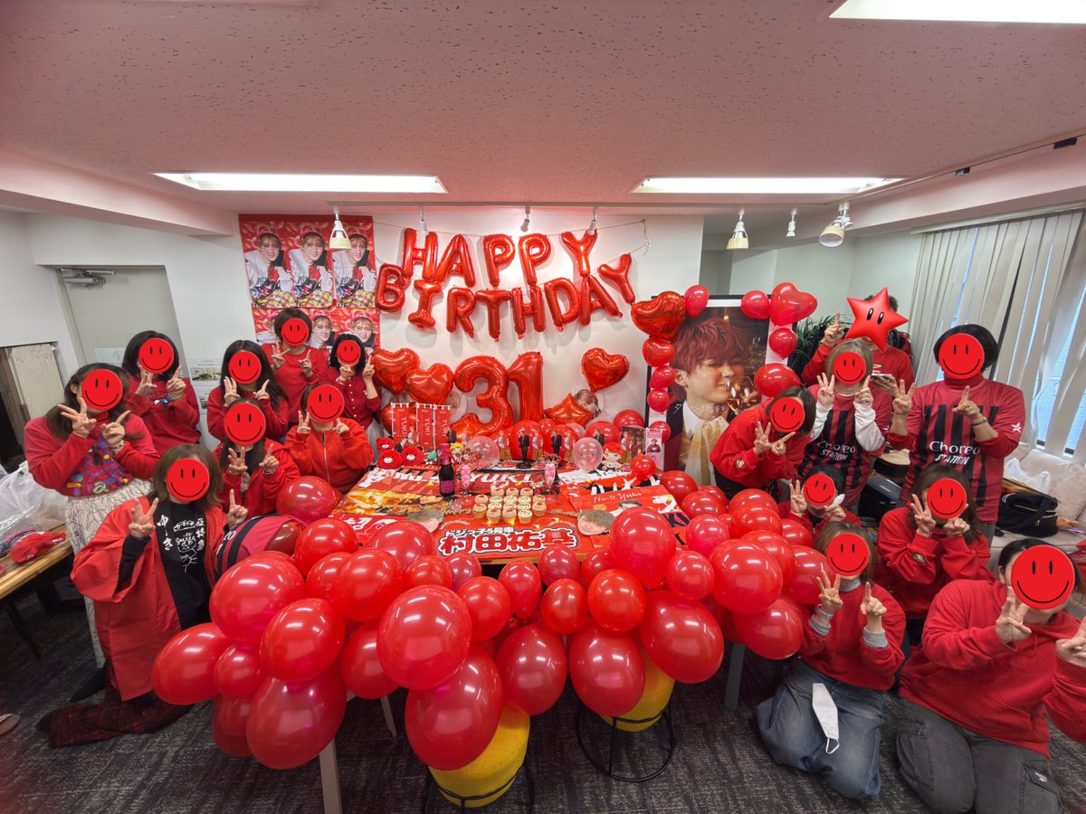 Aki43Gegege's tweet photo. Happy 31st Birthday🎉🎂
今年の誕生日はユーキ推し8号車といっぱいお祝い🥂
31歳のユーキの魅力がますます磨きがかかって多くの8号車を魅了してくれますように

@murachan_secret 

#Happy_YUKI_Day 
#超特急 #ユーキ https://t.co/QWorkwQZVj