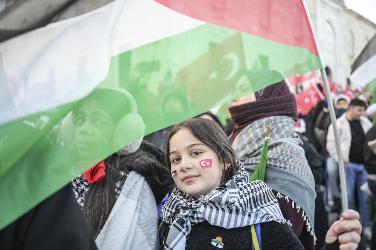 İnsanlık için, daha güzel bir yıl olsun. Dualarımızla, inancımızla, kardeşçe dayanışmamızla başaracağız. Kazanan insanlık olacak! 🇹🇷🇵🇸

#GazzeÇağrısı 
#JusticeForGaza
