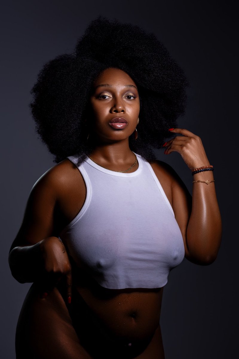 shaysheabutter_'s tweet photo. Make this New Year pleasurable ✨

Credits✨
Model @dashaycarter_ 
Photographer @icbrialesllc https://t.co/GibzSdqoyL