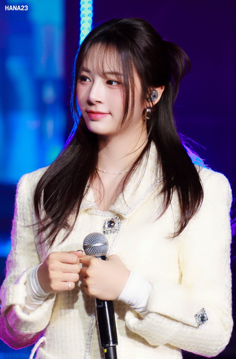 LIM_HANA_23's tweet image. 251231 

20.999살 임하나봄 

#HANA #하나 
#FIFTYFIFTY #피프티피프티