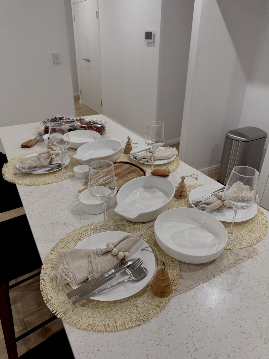 kayemalitig's tweet photo. What started as a quiet dinner for me and my hubby turned into a little get-together with friends. https://t.co/3vZTjLPKcU