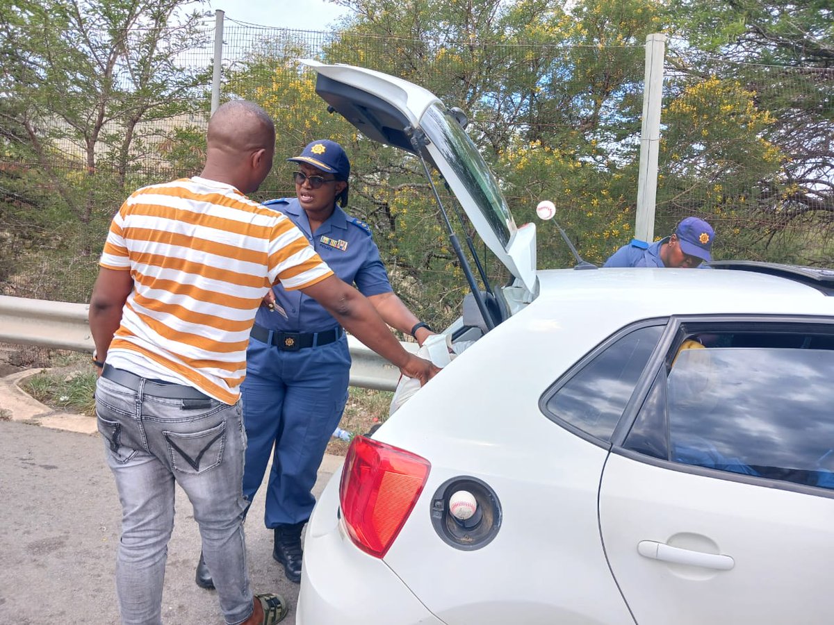 SAPoliceService's tweet photo. #sapsEC The Acting Provincial Commissioner of the Eastern Cape, Major General Thandiswa Kupiso led the roadblock on N2 Kei Bridge on 31 December 2025

As part of #SaferFestiveSeason Operations, Police attached to Amathole District conducted a roadblock to enhance public safety and enforce laws by stopping traffic to check for drunk drivers, unroadworthy vehicles, unlicensed drivers, and illegal goods. During the stop and search, 285 motor vehicle and 556 people were searched and fines to the value of R9300-00

Motorists appreciated the efforts by police members in ensuring safety for all. NP