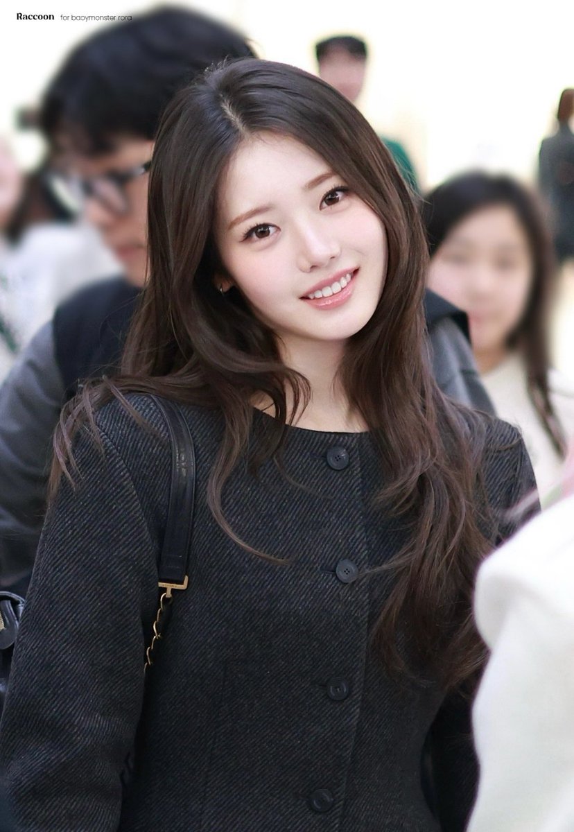 mezloops's tweet image. Rora is literally the older version of herself