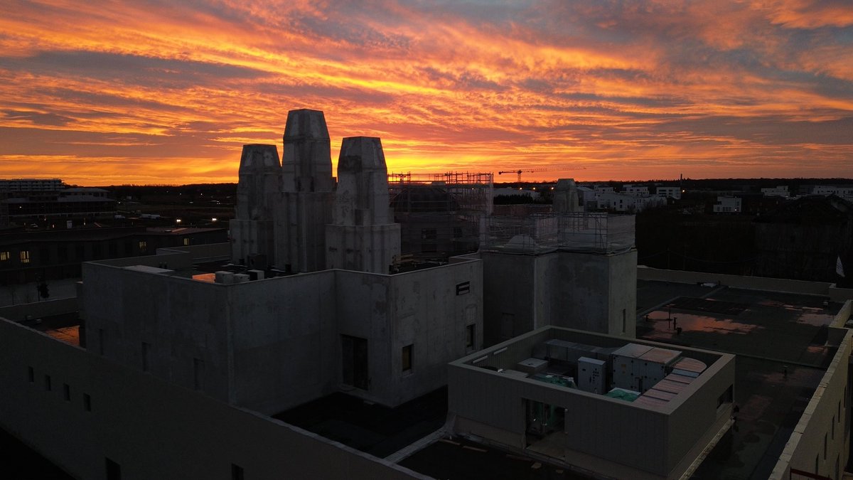 First light on a landmark year.
2026 - the year <a href="/BAPSParis/">BAPS Mandir Swaminarayan Hindou de Paris</a> opens.