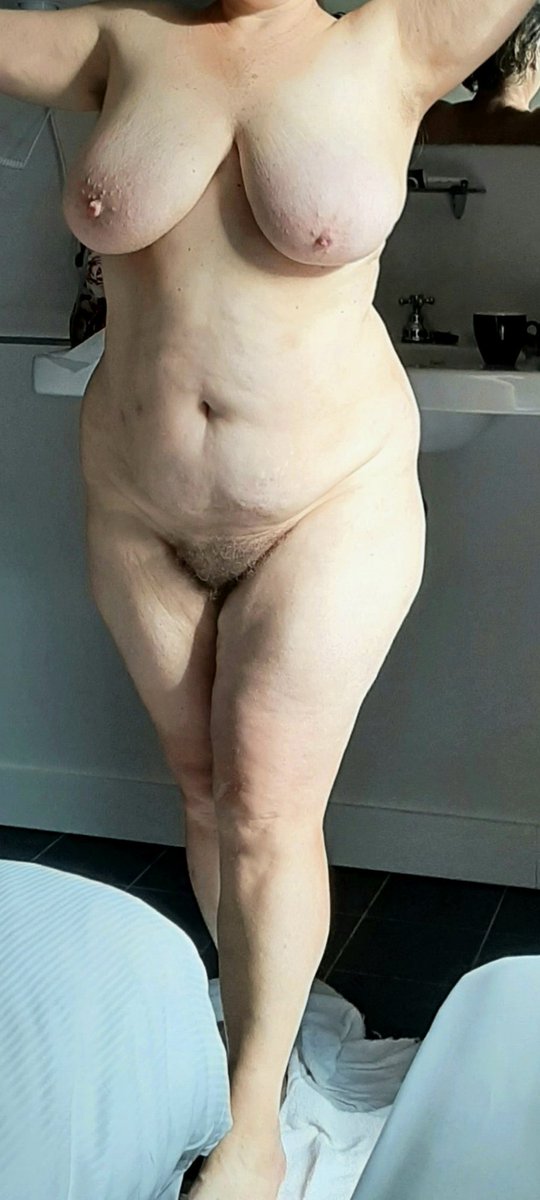 John74234489331's tweet photo. HNY everyone🥂This is how I like to be Xposed: completely naked. Please RT ❤️❤️ #slut #whore #hotwife #exhibitionist #bigboobs #nips #bush #milf #curves #mature https://t.co/nxBSEhMQcL