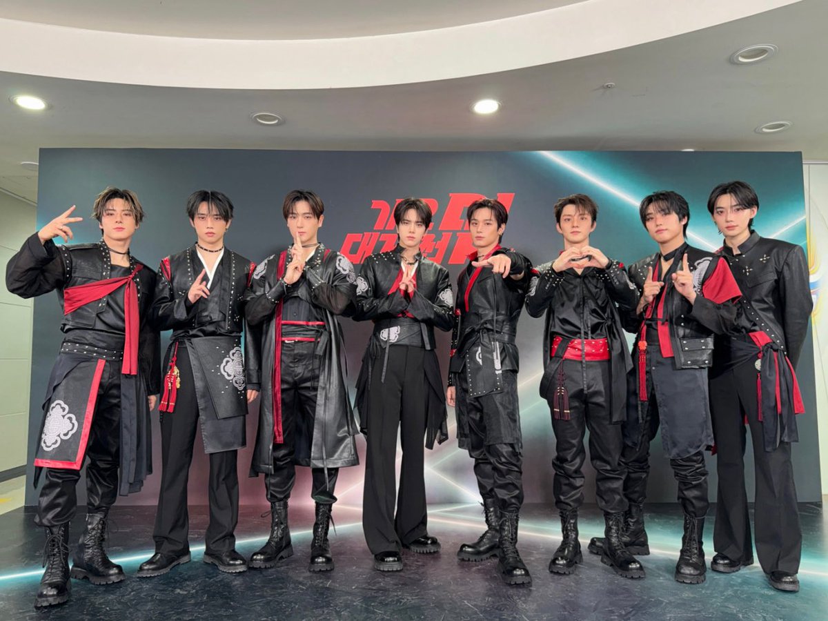 [📰] 더보이즈, ‘가요대제전’까지..완전체·유닛·개인 등 2025년 열 일 마무리

naver.me/FdoxHE9u

#THEBOYZ #더보이즈