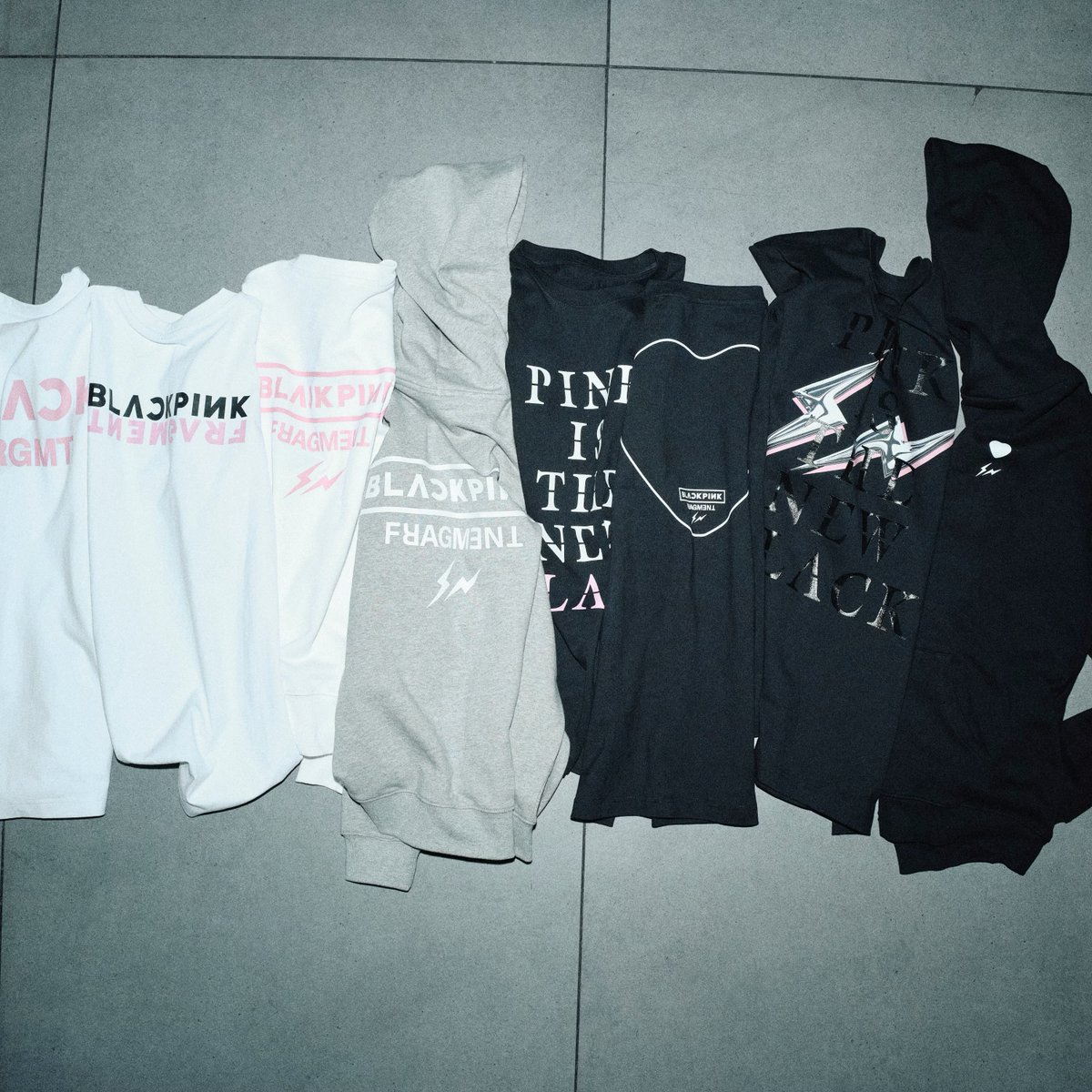 เมิชของ Blackpink ที่ญี่ปุ่นเดี๋ยวเค้ามาเปิดพรีคับ มีหลายรายการเลย ไปหิ้วเองที่ญปแล้วก็กดเว็บ ฝากด้วยฮ้ะ

#BLACKPINK BLACKPINK × MyMelody 
#블랙핑크 #WORLDTOUR #DEADLINE  #MyMelody #ตลาดนัดblackpink