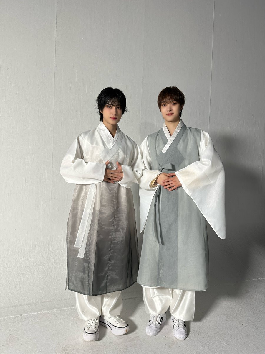 ᴄᴏʟᴏʀ ᴍᴏᴏᴅ tweet media