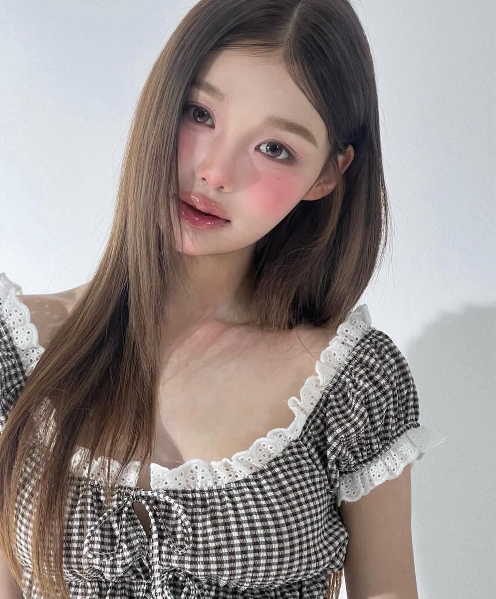tommyaz998's tweet photo. この韓国のカラコンって本当世間の需要わかってるよね.....色味も絶妙だし、色素薄い橋本環奈系の目にしたい人絶対これ好き🥺💎 https://t.co/7zbUAcJo2y