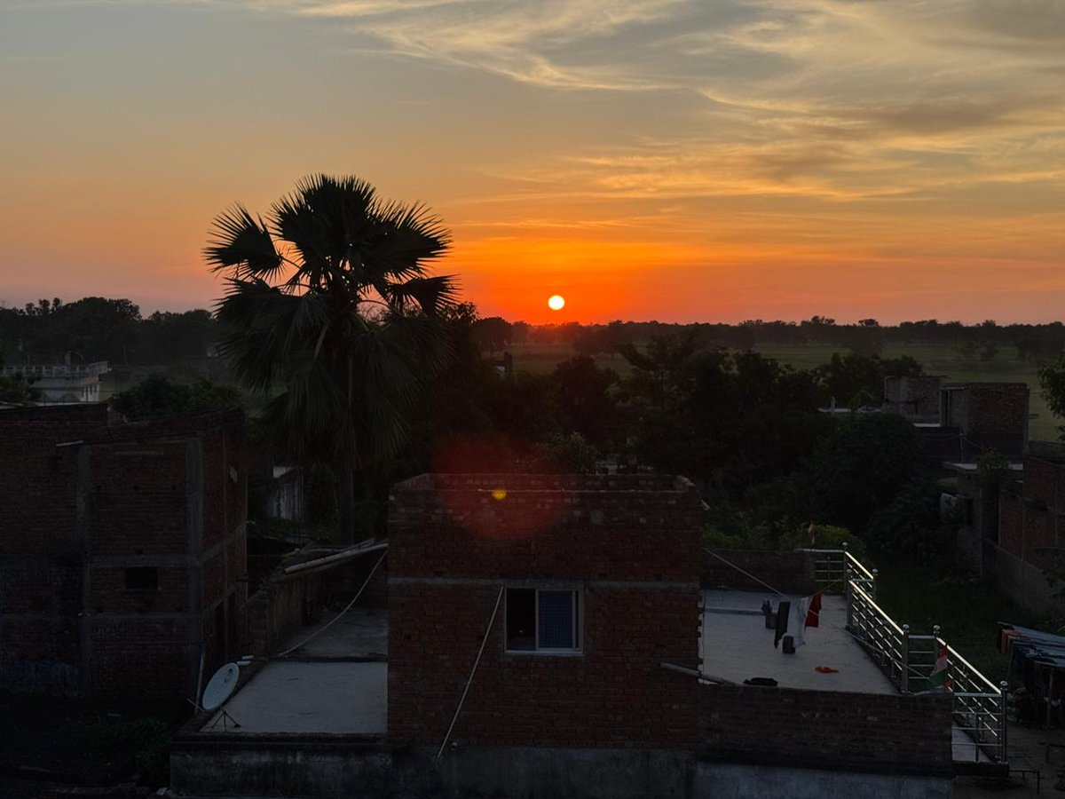 rahulp_pandey's tweet photo. नया साल शुभ हो।
आप ऐसे ही चमकते रहें। साल का हर दिन आपके जीवन में नई उम्मीदें, खुशियाँ और सफलता लेकर आए। जो चाहें, वो सब पूरा हो यही दिल से दुआ है। 
#HappyNewYear  #नववर्ष2026 https://t.co/s4CEcDnfxe
