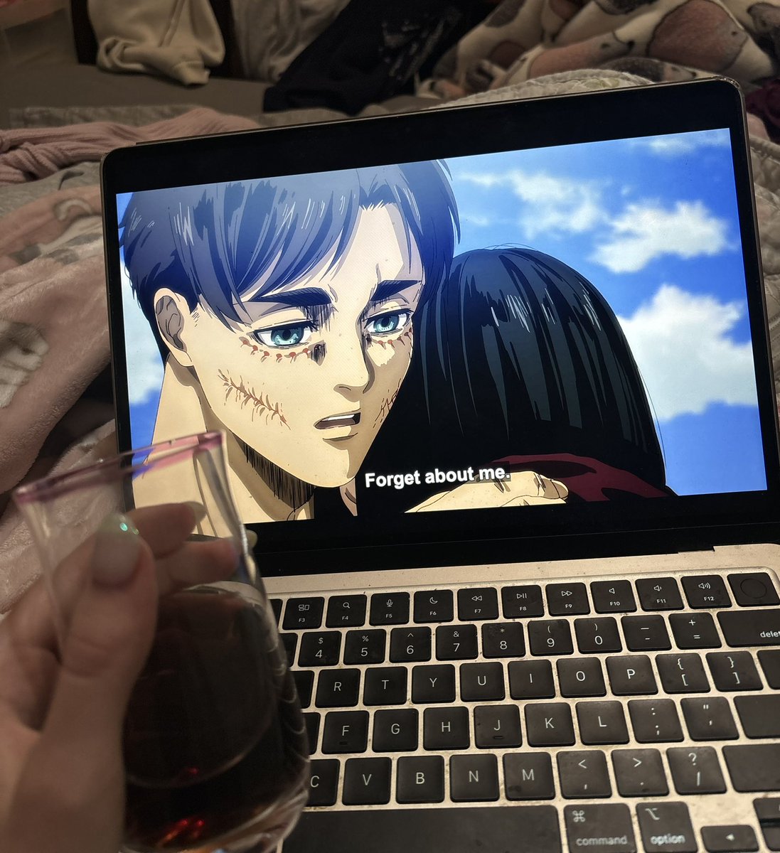 mikasababymama_'s tweet photo. The only right way to start the new year.. https://t.co/Zj8FA7zVe6