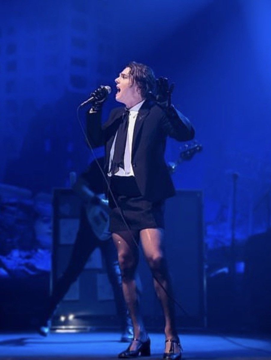 hourlygeeway's tweet image. 