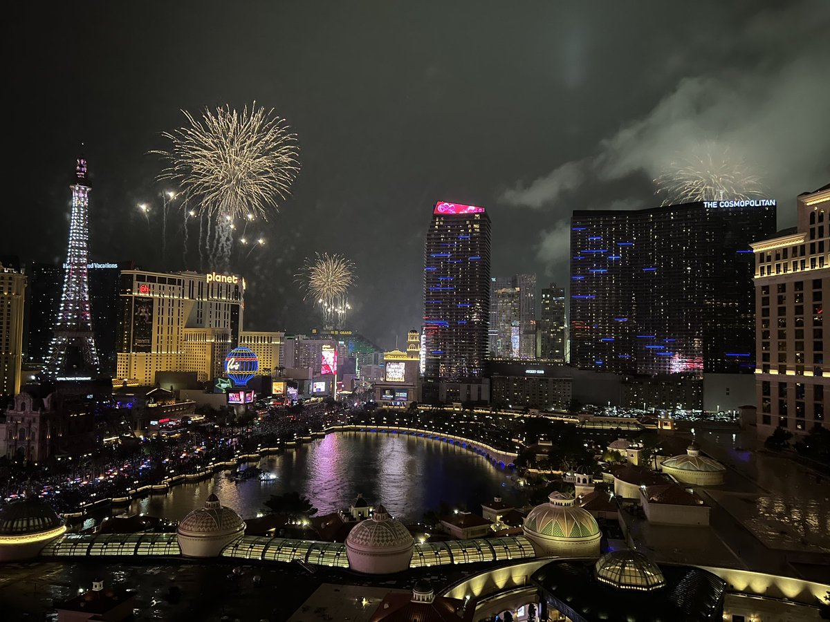deathseaI's tweet photo. HNY https://t.co/IFeD77bp6H