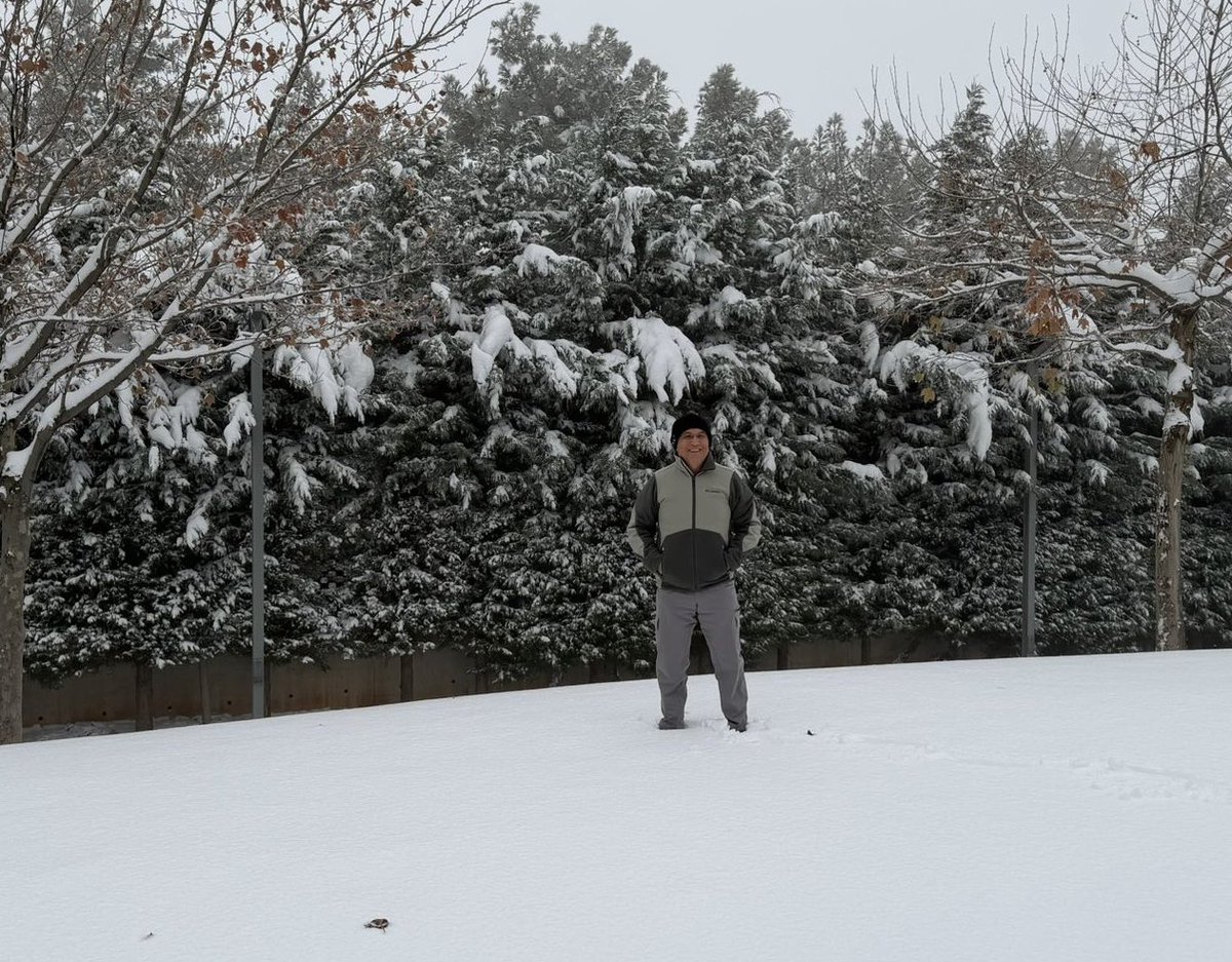 Sevgili öğrencilerim, genç Şahinlerim...

Meteorolojik veriler, kar yağışı duracak olsa da cuma gününü soğuk ve buzlanma riskinin yüksek olacağını gösteriyor. Ayrıca Sağlık Müdürlüğümüz okullarda ciddi soğuk algınlığı vakalarının olduğu bilgisini verdi. 

Ben çok sevdiğim ve