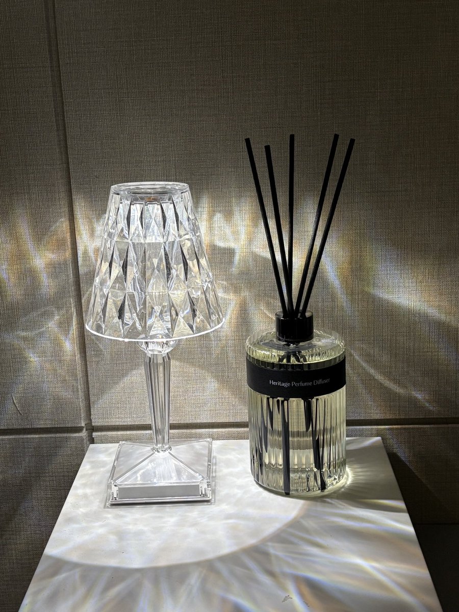 chachariho's tweet image. ペニンシュラ東京のロビーで香る、あの上品さ。
家に置いたら一気にホテルライクになるのに、値段だけが庶民的なのまじでふしぎすぎる。