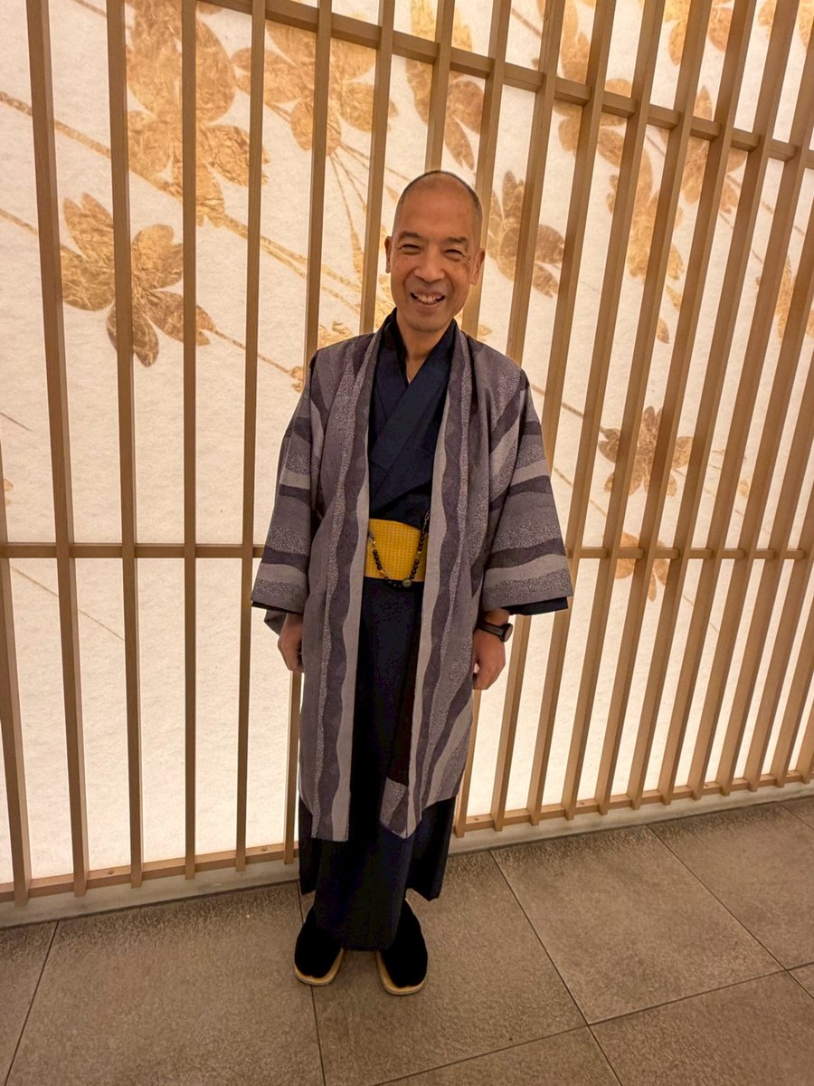 明けましておめでとう🎉御座います、、、
元旦から、10キロ走る💨
今日は、3時半に起きて、浅草寺に初詣に行く…
御来光も拝めて、御神籤も吉を引いて、最高の滑り出しと成った、、、
去年は、人生で一番大好きな人と出会い最高の一年だった！！！