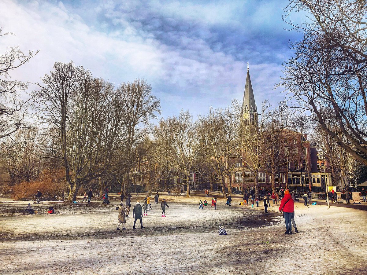 Zo triest dit. 💔
De toren van de Vondelkerk afgebrand tijdens oud en nieuw. De kerk zorgde voor het mooiste stukje Vondelpark. #vondelkerk #iconischeplek #oudzuid
