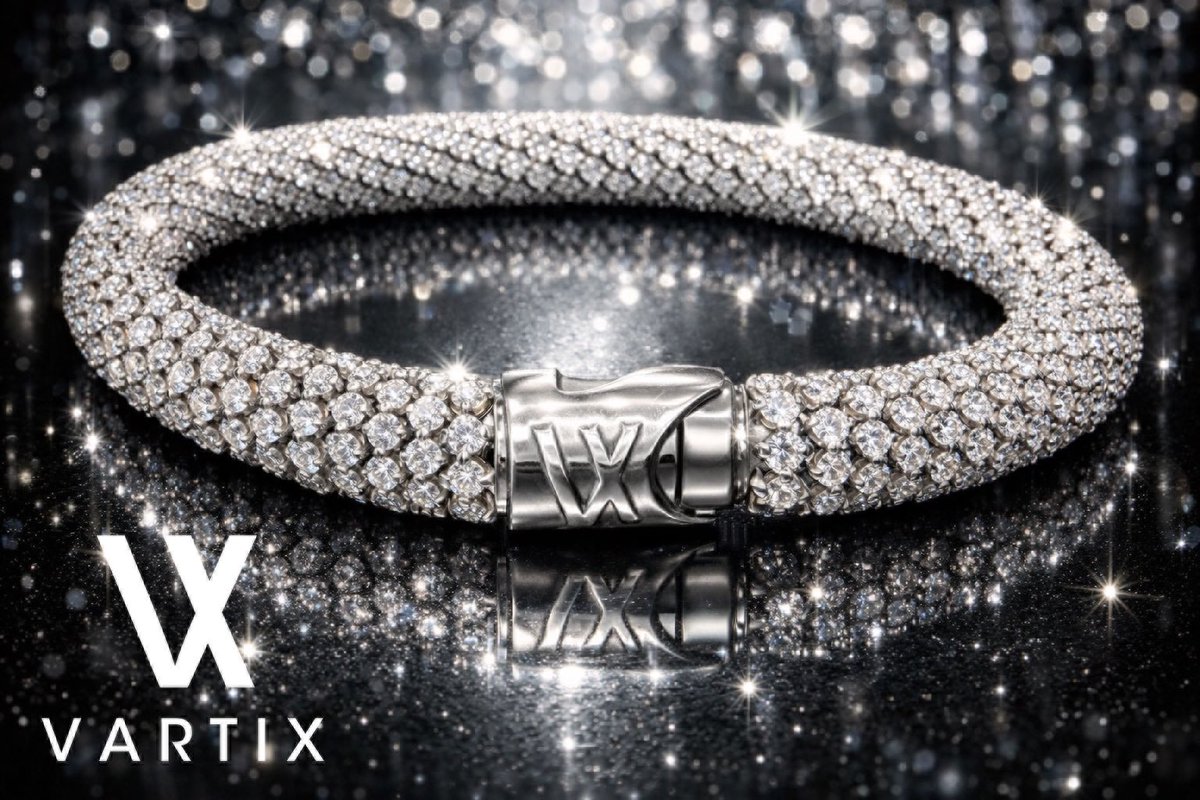 takeshinakano's tweet image. 芸能人格付けチェックで紹介されて感激でした。
GACKTありがとう。
作った価値あり、フルダイヤモンド特別仕様。
#芸能人格付けチェック　#GACKT #VARTIX  #VXLOOP