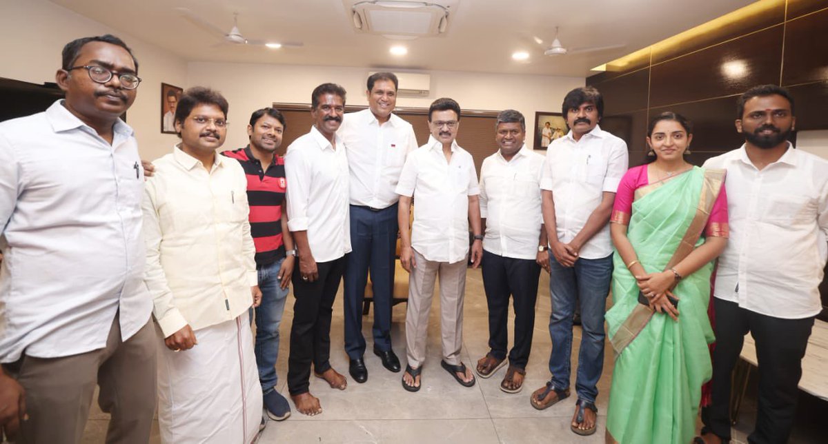 Tamizhachi_Offl's tweet image. Team #DMKITWing ✊🏼

#Loading2Point0 #HappyNewYear2026