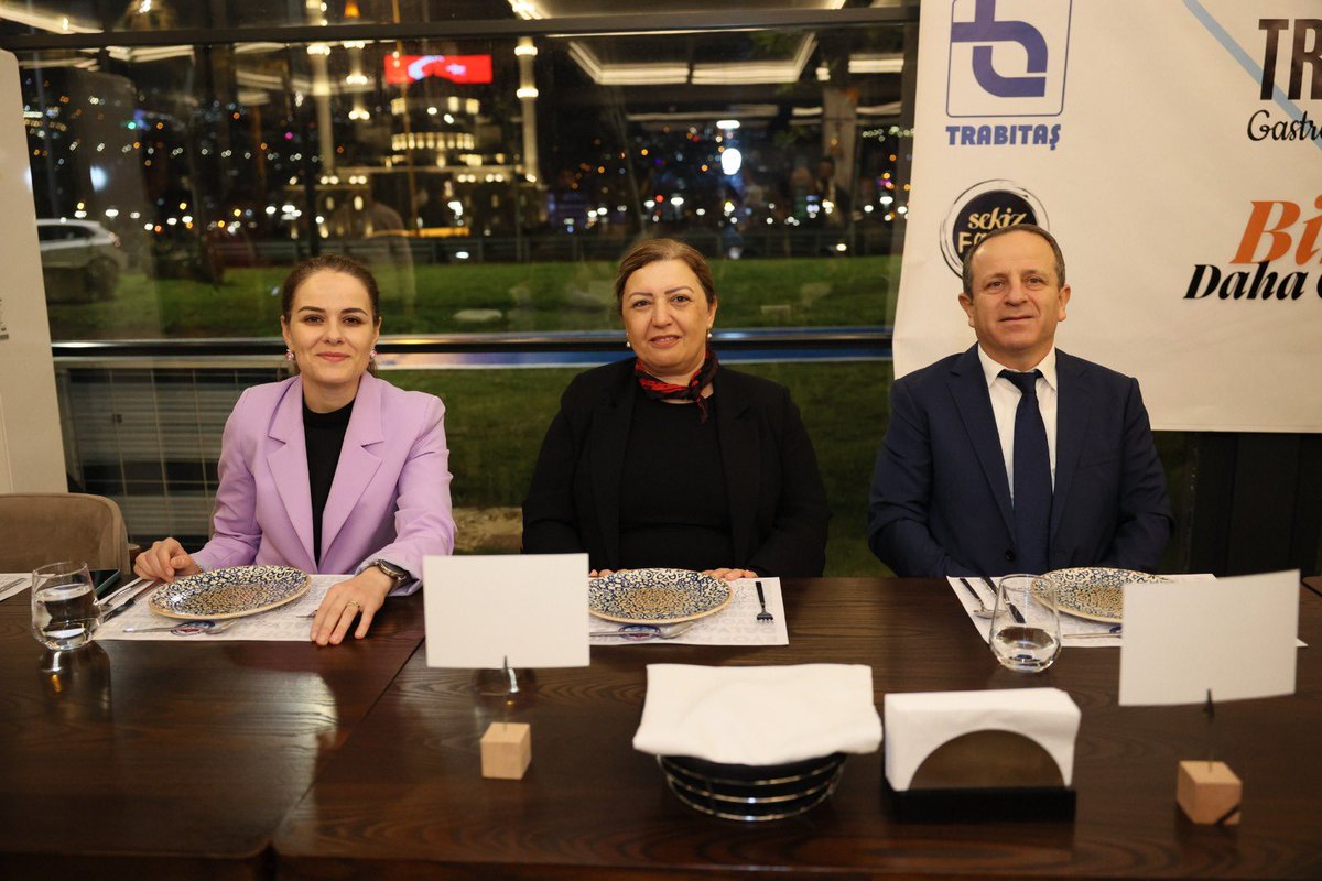 MeryemSurmen's tweet photo. 📍Trabzon

Trabzon Gastronomi Derneği’nin 1. Yıldönümü yemeğinde kıymetli dernek üyeleriyle bir araya geldik

Trabzon yemek kültürüne katkılarınızdan dolayı teşekkür ediyor başarılar diliyorum. https://t.co/rnxFt7lMhL