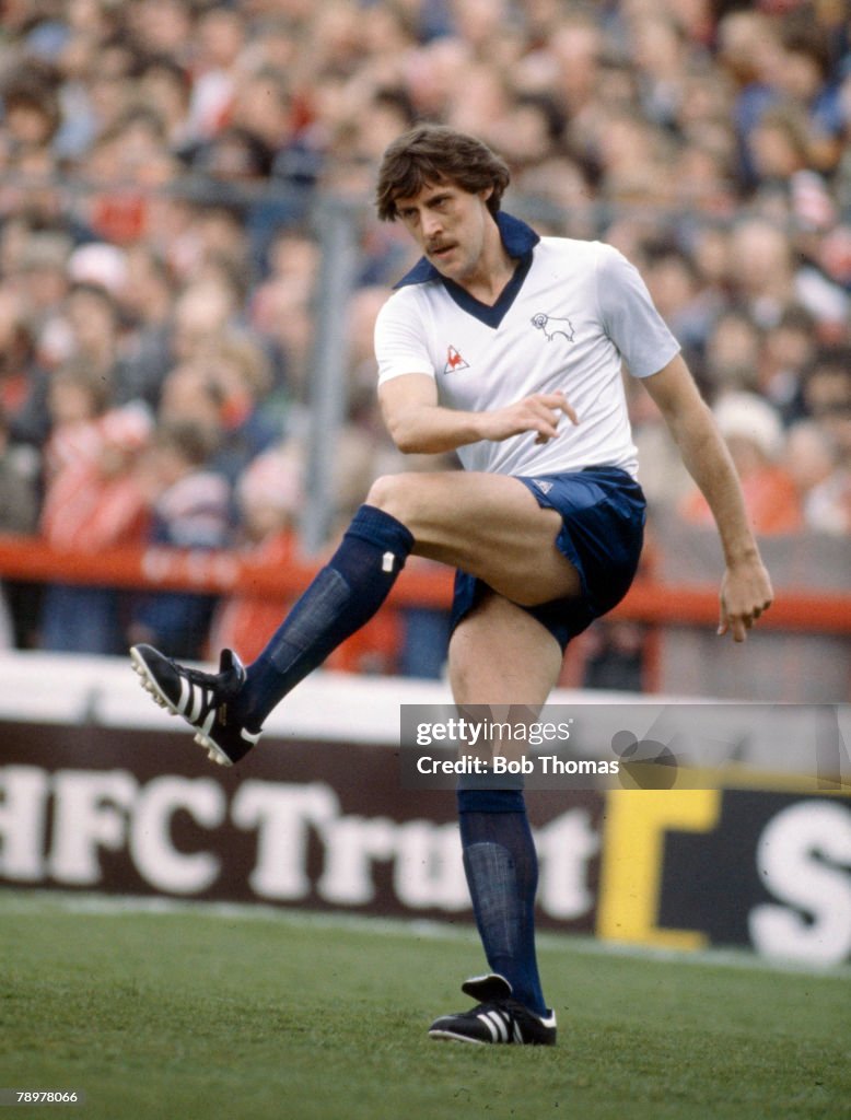 1888Letter's tweet image. Happy 70th Birthday to Dave Swindlehurst, #BOTD in 1956 – striker at clubs including Palace, Derby, West Ham &amp;amp; Sunderland @OneMorePoint1 @Palace1861 @red_blue_review @dcfccollection @phillowe1 @PopsideFanatics @EXHammers @icwhs @mywhufc @nostalgiairons @DrSnowdon @SAFCplayers