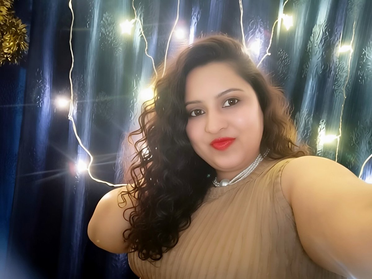 Poojams24's tweet photo. Leave the past behind and embrace the glowing future. 
Happy New Year 😍❤️

#poojams #pooja #newyear2026 #HappyNewYear2026 https://t.co/xCb9CF4Pb5
