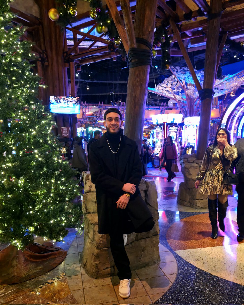 manuelmillvn's tweet photo. ¡Feliz Año Nuevo!🎆 https://t.co/ecNNP3ek8W