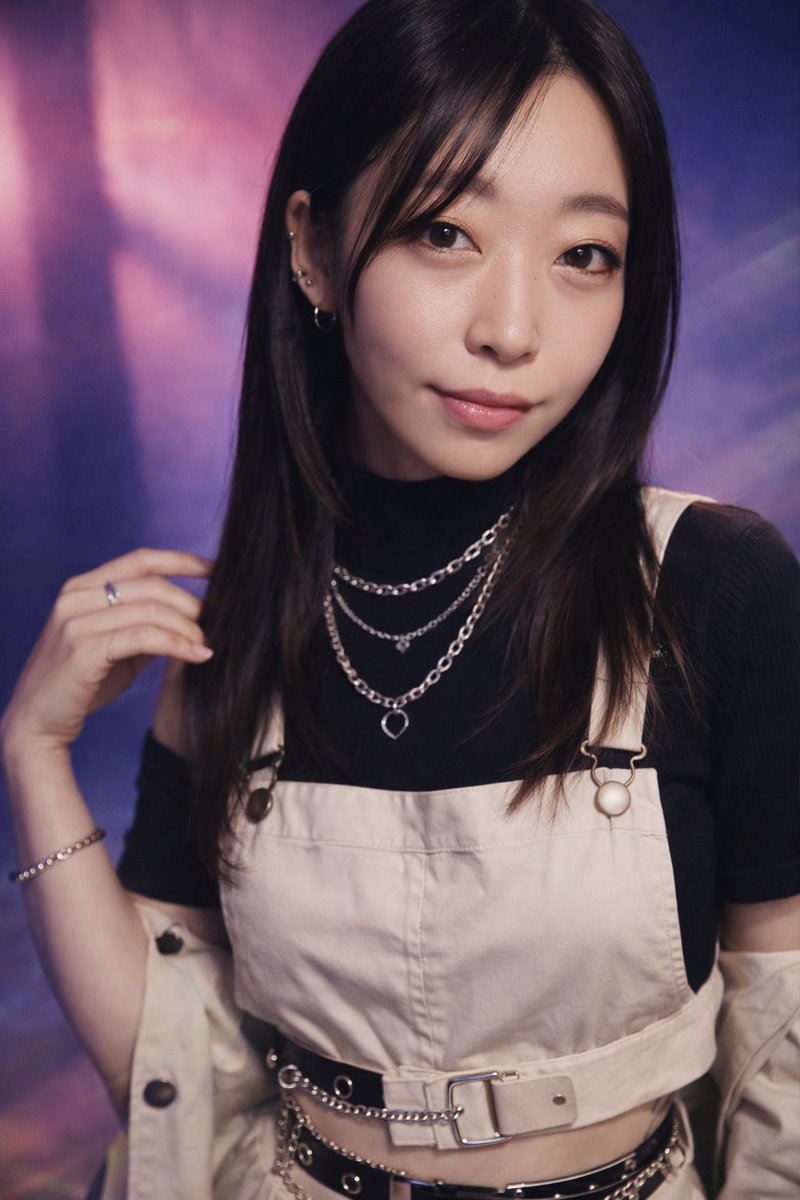 goronerd's tweet image. 明けましておめでとうございます㊗️
日付け変わる前に実家に帰る予定が友達の家で寝落ちしてしまい、気付いたら年を越していて、心配性の兄が帰ってこない妹の捜索願いを出すという新年の始まり…今年は飲み過ぎずやるべき事をやる年にしたいです。画像はチャッピーで韓国風アイドルにした私。コトヨロ