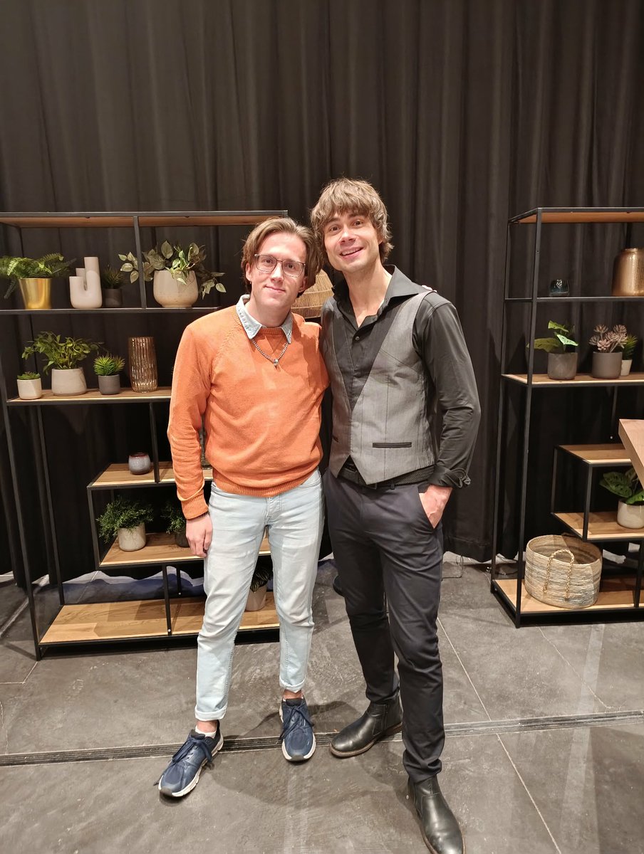 BYourovision's tweet photo. Handtekeningen, foto's met artiesten of elk concert bijwonen hoe hij dat altijd voor elkaar krijgt kom je te weten in de nieuwste aflevering van Because of Yourovision, deze vindt je net zoals Nicky op eurovisie evenementen terug op onze gekende platforms. https://t.co/39dSheAu3t