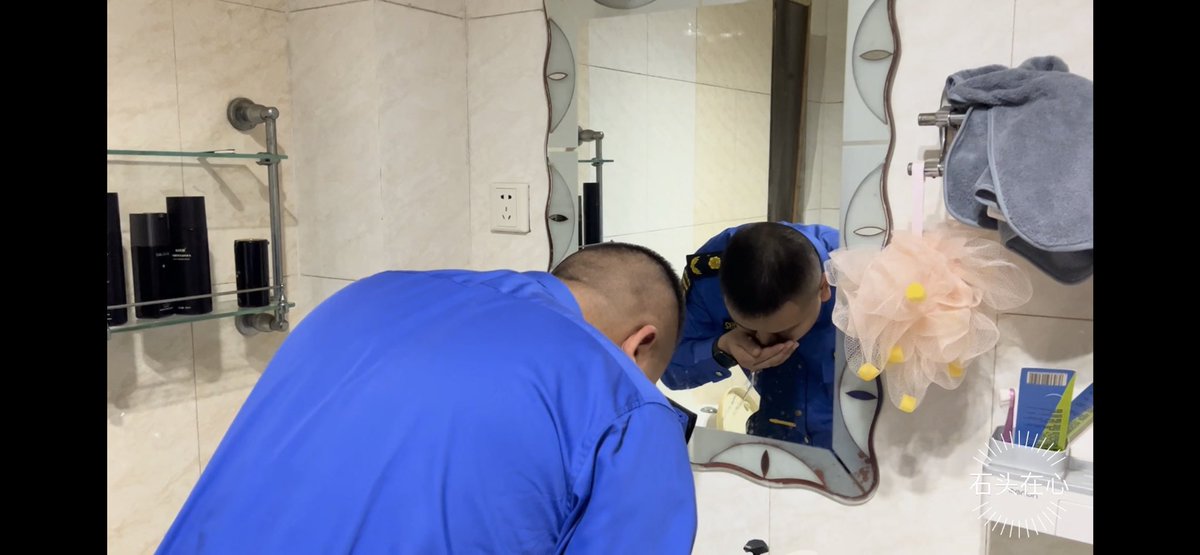 gracier12134's tweet image. 2026新年快乐，武jing，jing，三jun，城管，消…各类服装需要微信联系