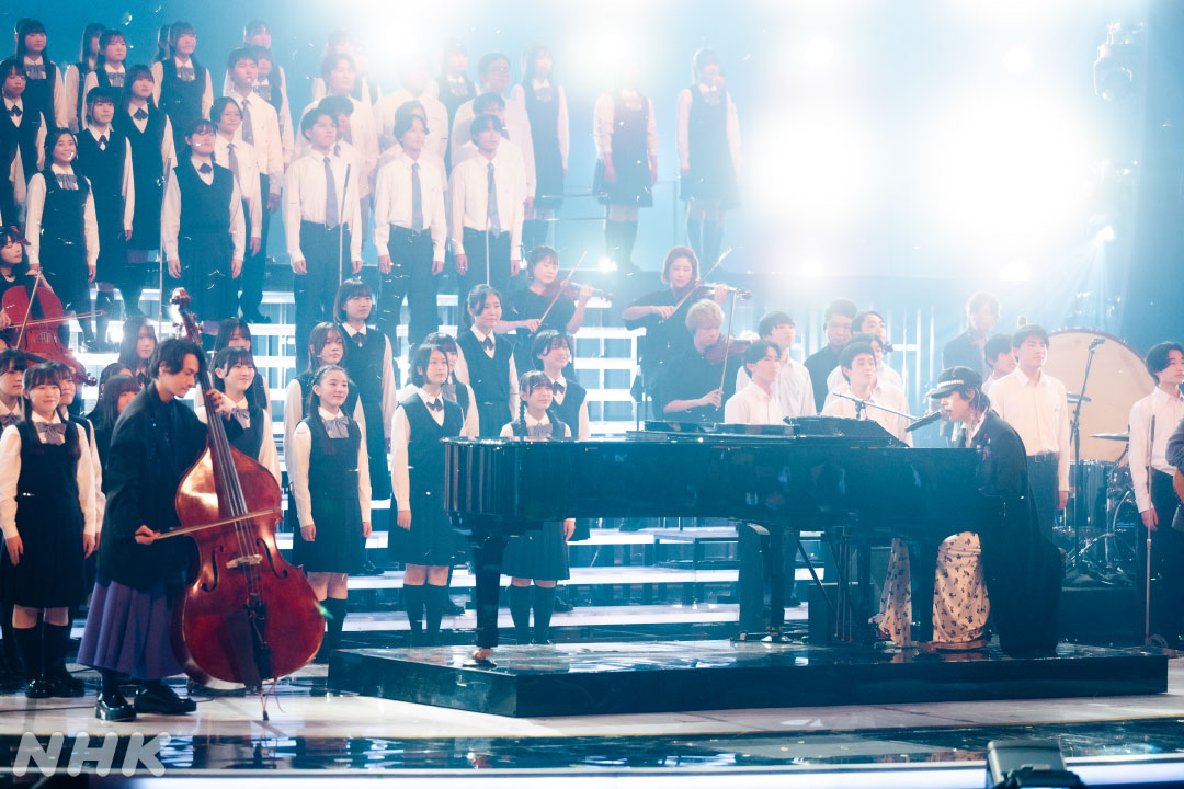 nhk_kouhaku's tweet image. 🔴第76回 #NHK紅白⚪️

⚪️#RADWIMPS
／20周年スペシャルメドレー「正解」

ステキなパフォーマンス
ありがとうございました✨

#紅白歌合戦