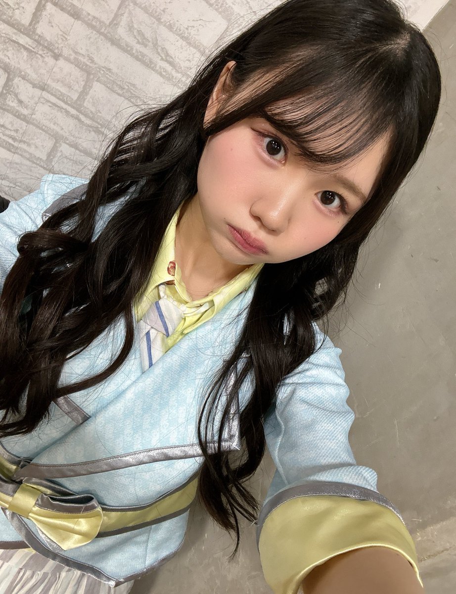 NMB48 10期研究生　内田愛彩　チューストライク 直筆 NMB48 10期研究生 内田愛彩 チューストライク 直筆