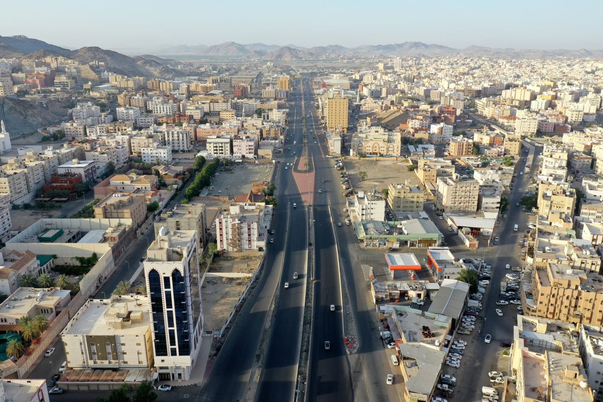 khalilalbalush1's tweet image. بعد غيابٍ طويل، تشرفت بزيارة المدينة المنورة ❤️
انبهرت بما شاهدته من تطور كبير في المرافق والبنية التحتية، ومستوى راقٍ من الخدمات المقدمة لزوار طيبة الطيبة، بما يعكس حرصاً واضحاً على راحة الزائر وسهولة تنقله.
المدينة ليست مكاناً عادياً؛ ففي كل زاويةٍ منها، وكل حجر، ارتباطٌ عميق…