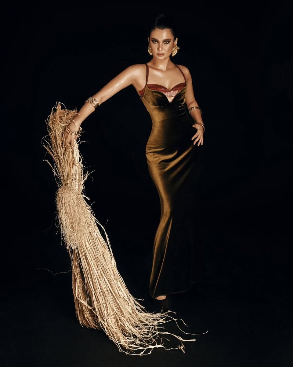 teamanjiuniv's tweet image. New year, same heart—just braver, softer, and more in love with becoming. This is the first chapter of who we’re growing into.

BRING IT ON, 2026!

#AnjiSalvacion @anjisalvacion