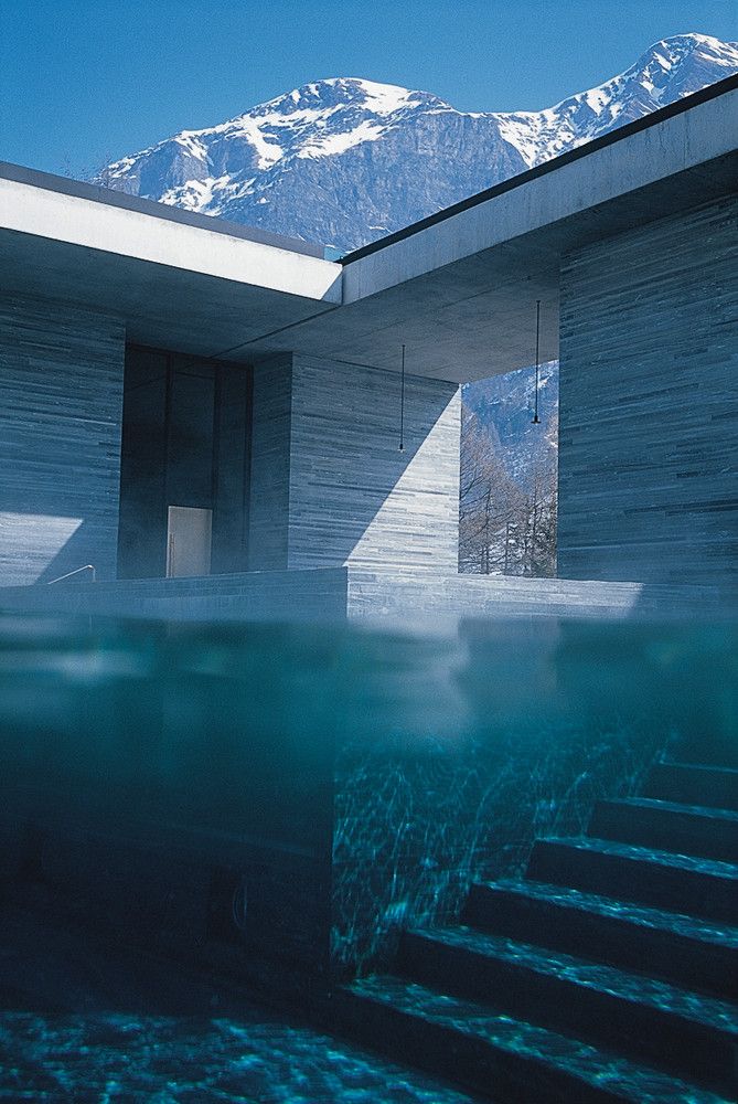 #JuevesDeArquitectura:  Thermal Bath.  
Architect: Peter Zumthor.
Location: Vals, #Switzerland.
Year: 1999
#PeterZumthor