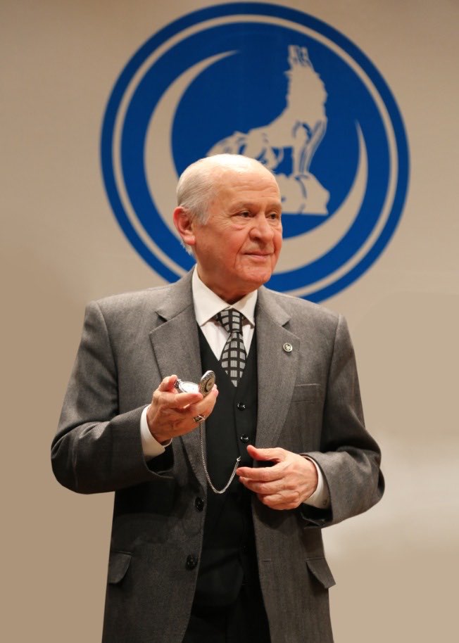 Bugün; “Önce devletim ve milletim, sonra partim, sonra ben” diyerek ömrünü Türk milletine adamış, Ülkücü Hareket’in yol göstericisi, partimizin Genel Başkanı Sayın Devlet Bahçeli’nin doğum günüdür.
Devlet ve millet sevgisinden başka bir kaygı taşımadan yürüttüğü bu onurlu