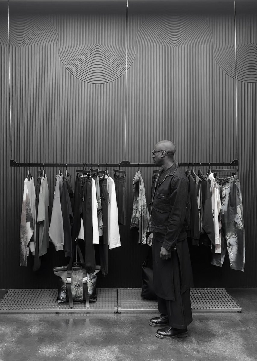 SamuelOtigba's tweet image. Quote this with black-and-white photos of you.