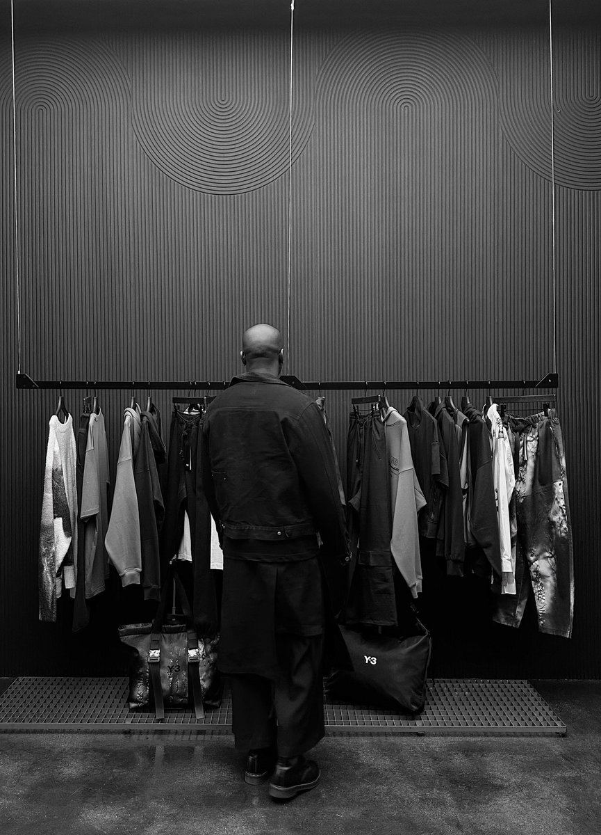 SamuelOtigba's tweet image. Quote this with black-and-white photos of you.