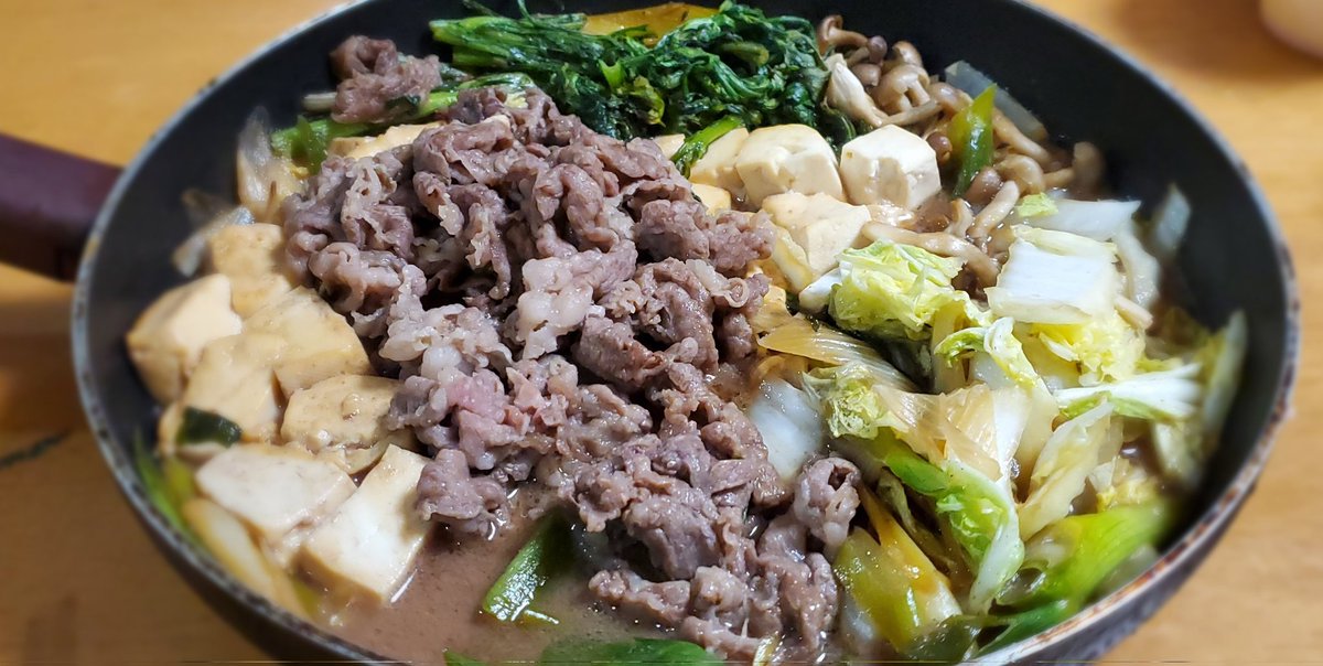 とにー tweet media