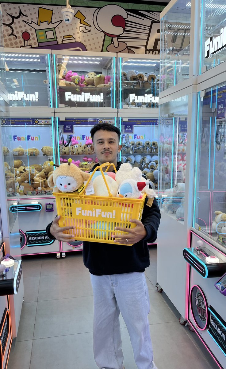 J A N G E K tweet media