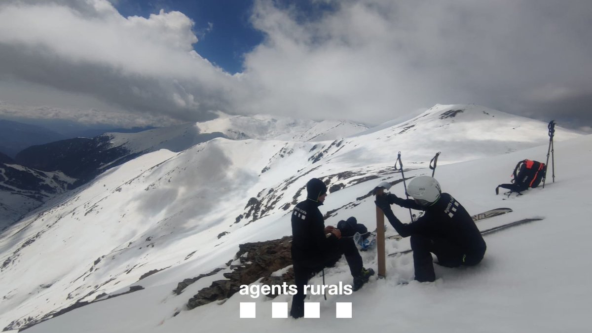 Comencem l’any amb el mateix compromís de sempre amb el medi natural 🌲

L’ús responsable dels espais naturals i la convivència amb la fauna són clau per preservar-los.

💚Des dels #AgentsRurals continuem treballant per protegir el territori cada dia.