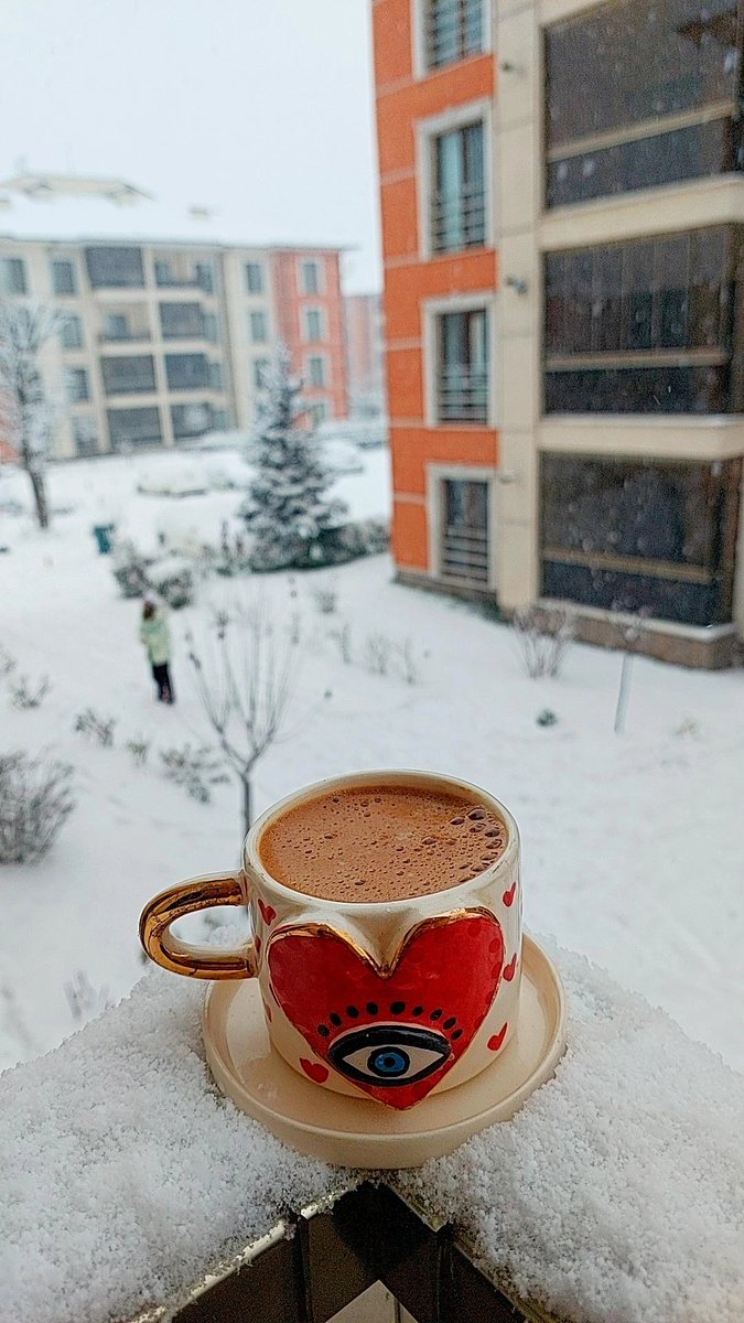 Hiçbir hevesimin kursağımda kalmadığı, iyilere yakın, kötülere uzak bir yıl diliyorum🤲🤲🤲
#2026yılı 
#YeniYıl