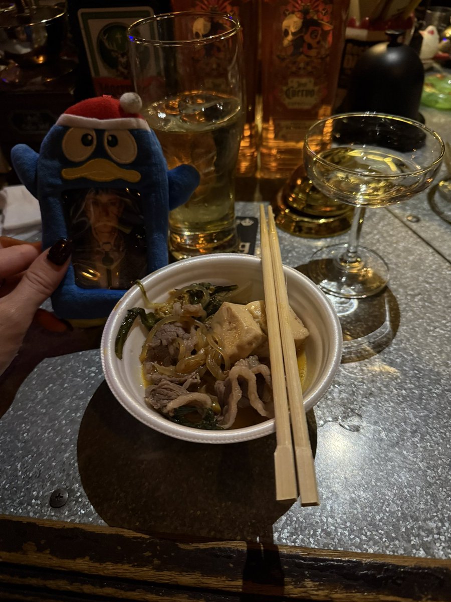 とも☆愛するのはVちゃんだけ😍 tweet media