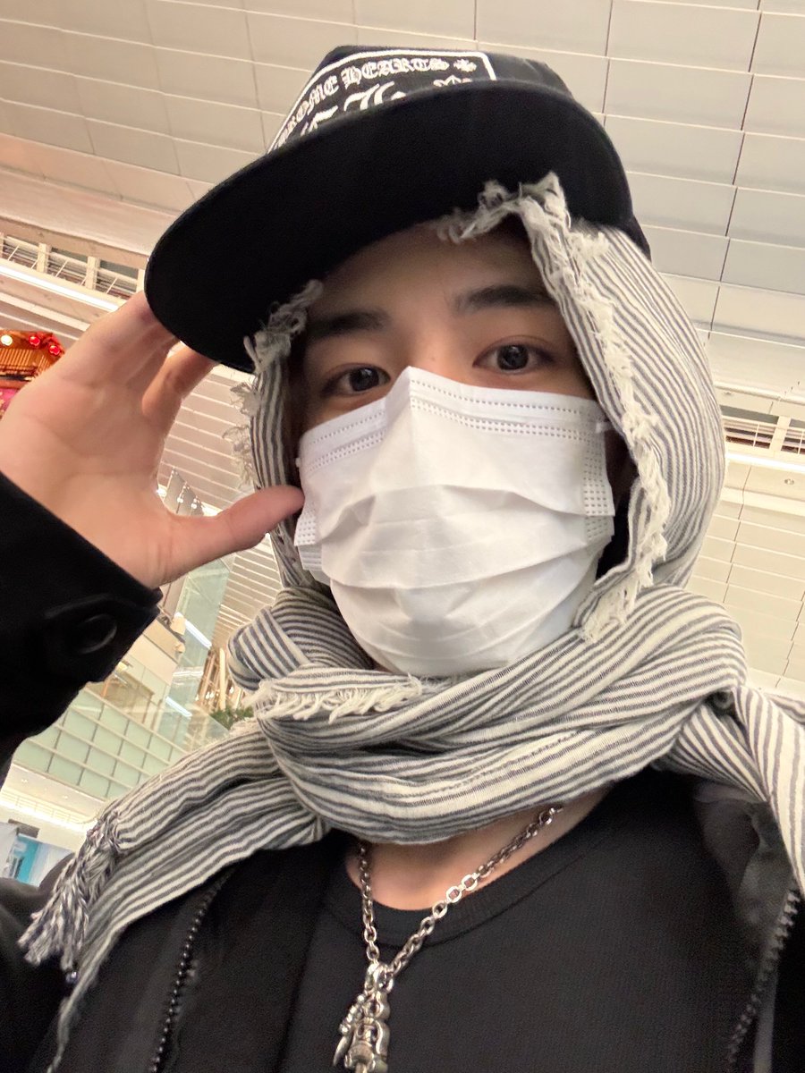 boynextdoorina's tweet image. [WEVERSE] 260101 — #LEEHAN

di tahun 2026 aku bakal bikin ONEDOOR jadi orang yang paling bahagia sedunia 🐾
🖤🐾

#BOYNEXTDOOR #보이넥스트도어