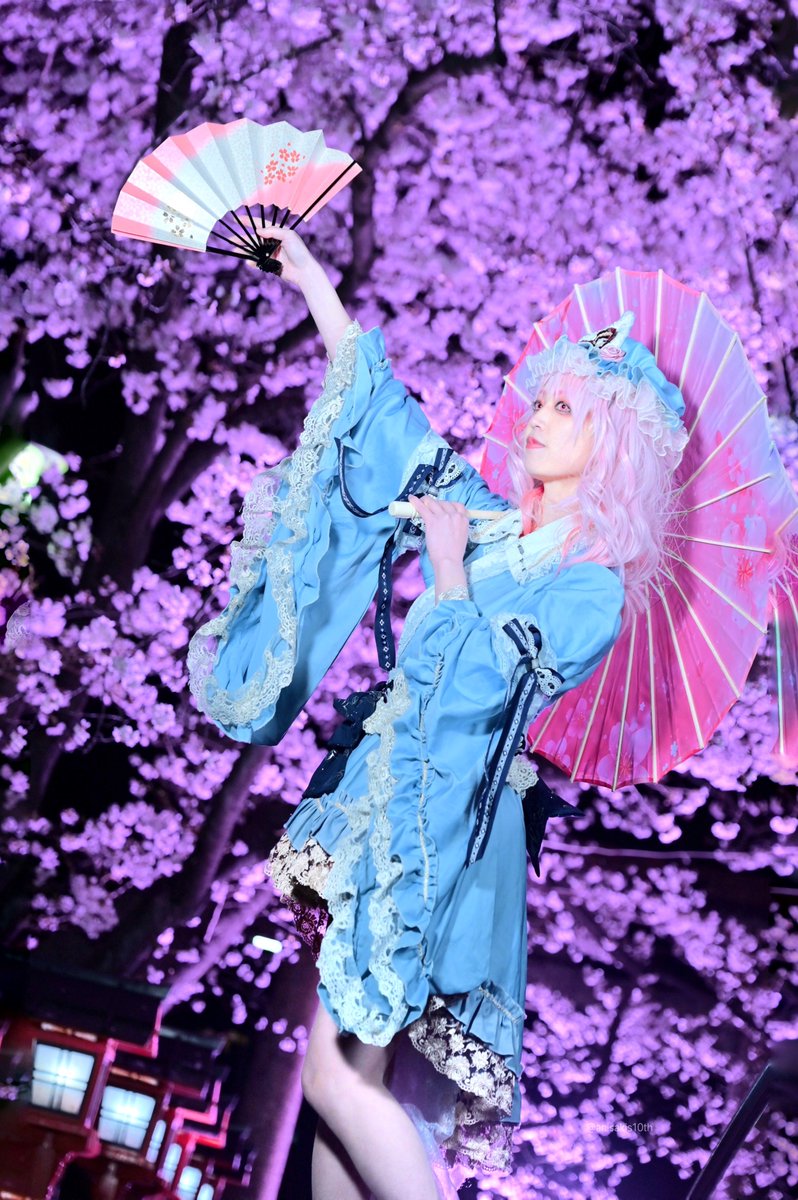 西行寺幽々子で明けましておめでとう御座います②🌅🎍ぐうたらしてたら夜になったので夜桜🌸新年もどうぞ宜しくお願いします🌸

#東方Project #西行寺幽々子 #cosplay