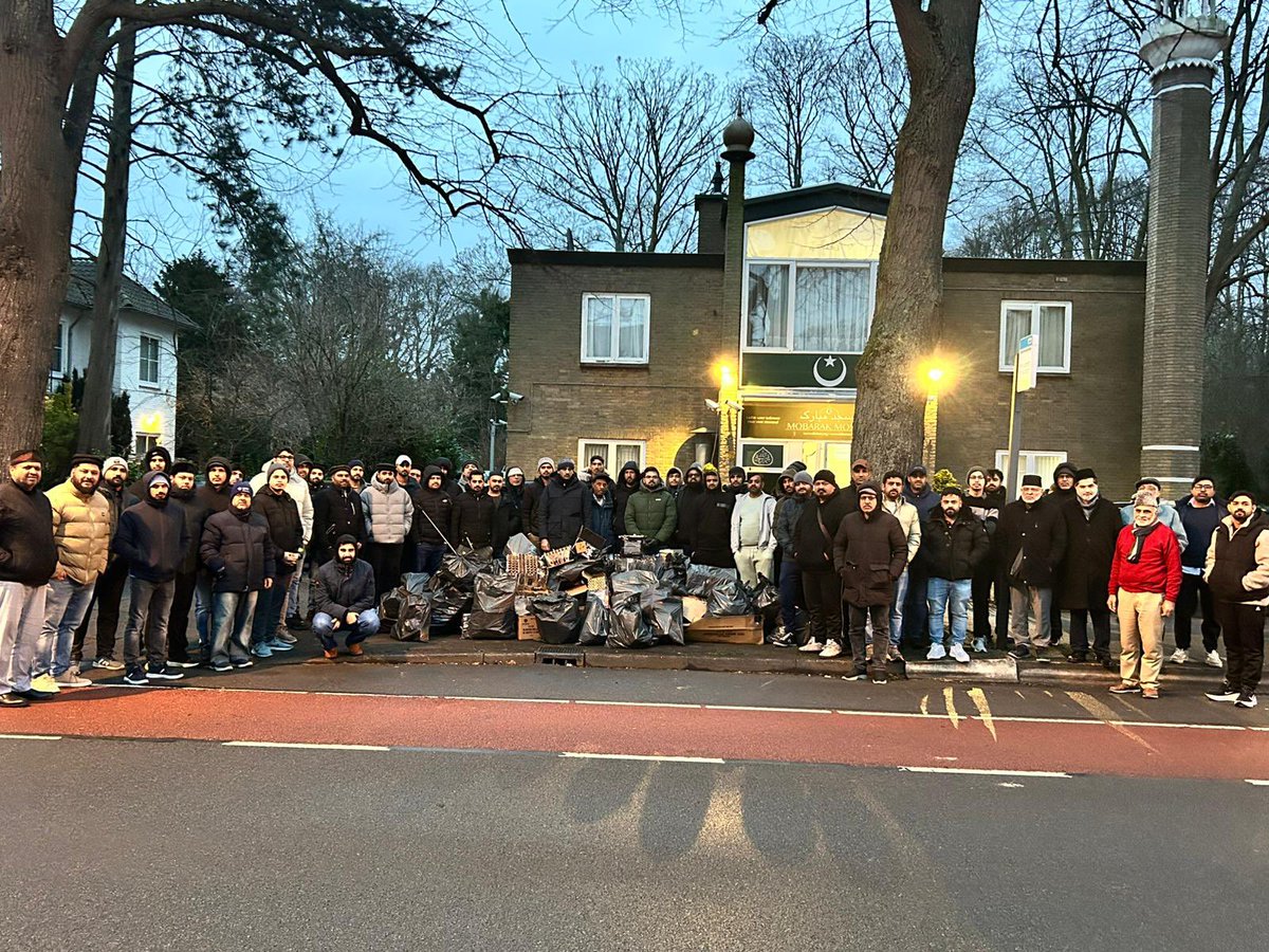 Mobarak Moskee tweet media