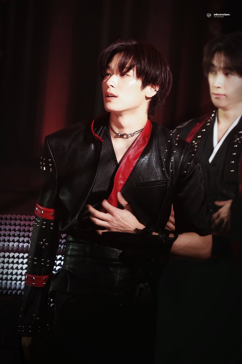 ๐ผ๐ฏ๐๐ฒ๐๐๐ถ๐ผ๐ป. tweet media