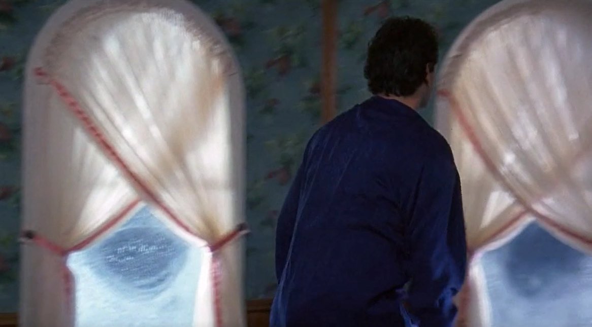 GroundhogDayPod's tweet image. put your little hand in mine

the time loop is watching, the clock offers infinity, baby steps, and phil's morning timing, as a big old continuity problem in #groundhogday minute 76.

podcasts.apple.com/us/podcast/the…